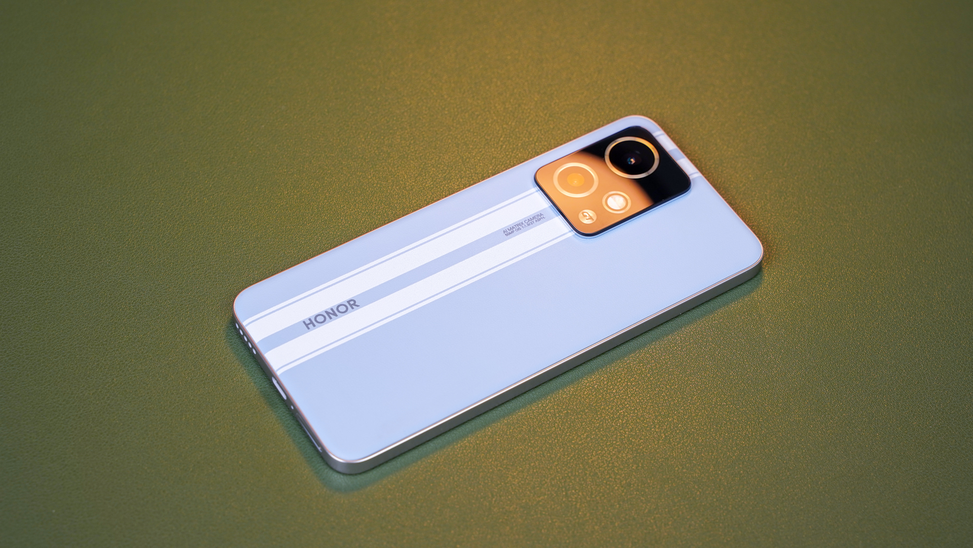 榮耀90 GT圖賞：「雙紋GT藍(lán)」重新定義極速賽道美學(xué)