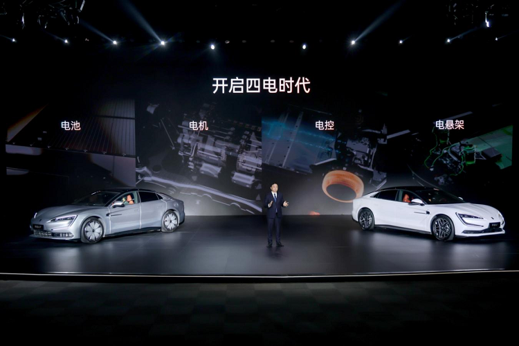 62.8萬元起，仰望U7將新能源汽車帶入“四電時(shí)代”