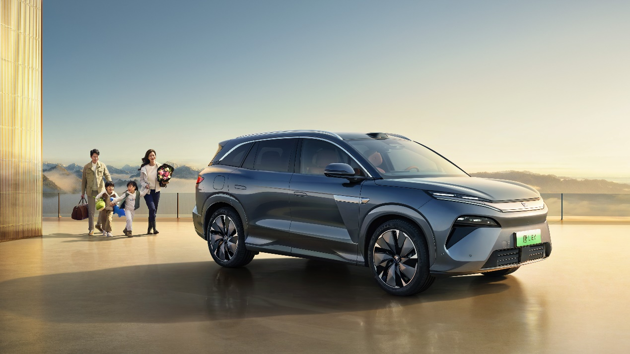 為大家庭而來，比亞迪劃時(shí)代旗艦SUV唐L震撼上市，售價(jià)22.98萬~28.98萬元