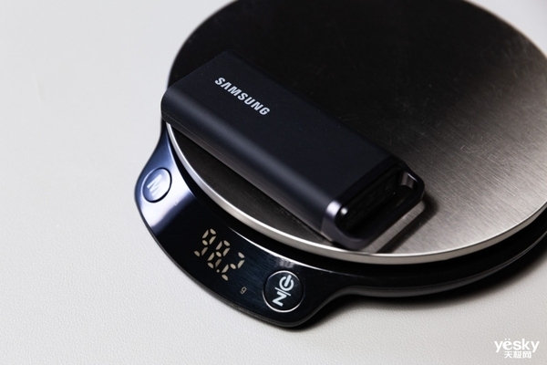 iPhone 15 Pro擴容神器!三星移動固態硬盤T5 EVO上手(圖3) iPhone 15 Pro擴容神器!三星移動固態硬盤T5 EVO上手